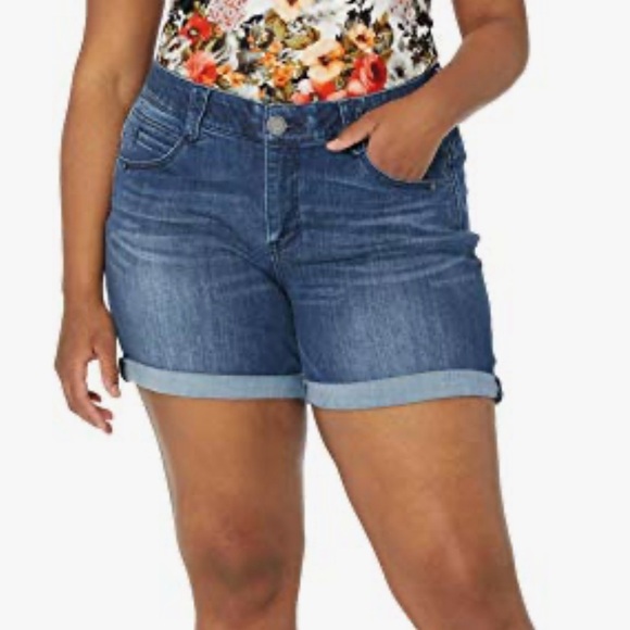 NWT Democracy Ab Tech Midrise Distress Whisker Roll Hem Stretch Jean Short (20) - Picture 1 of 16